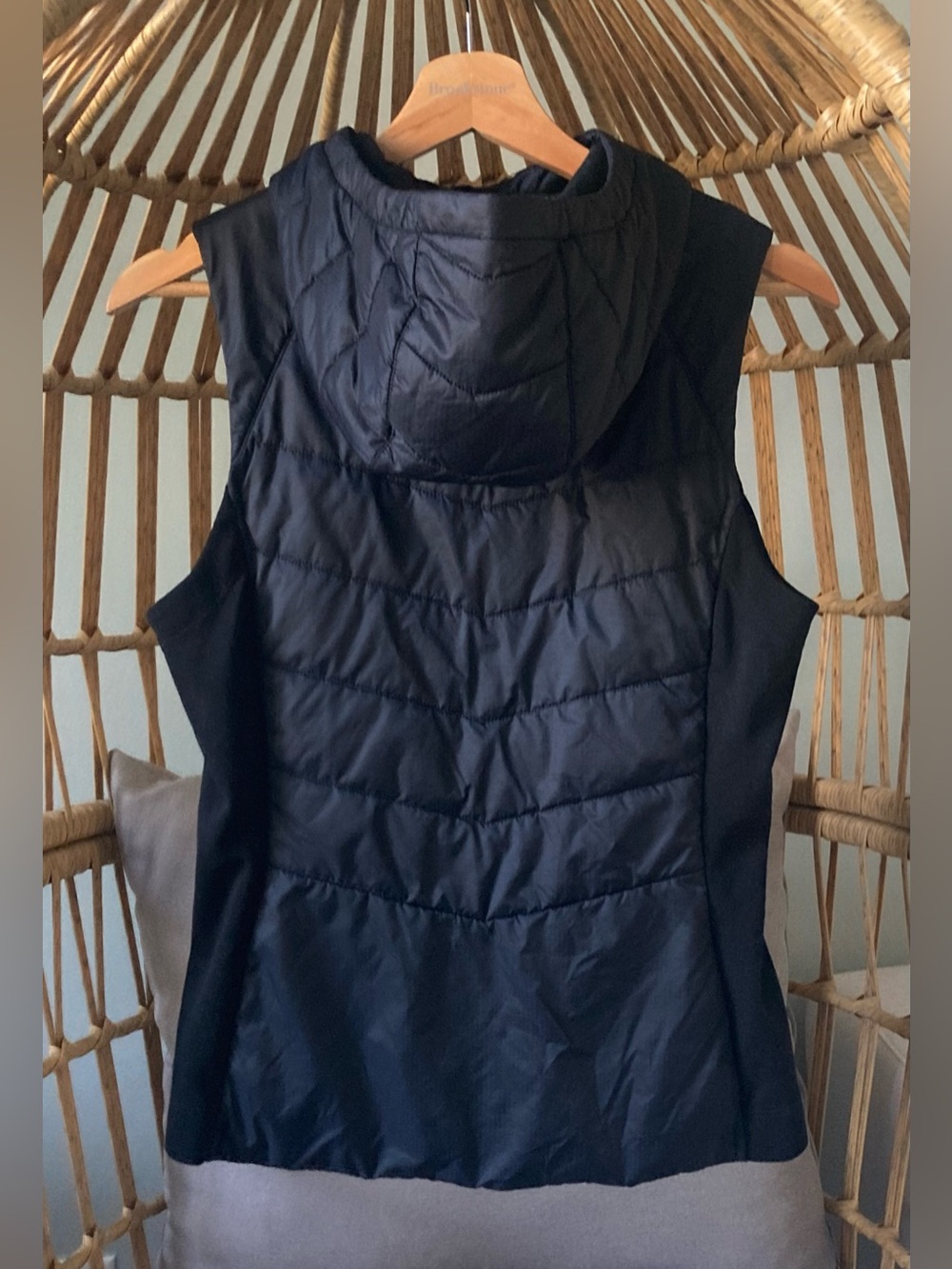 Smartwool SmartLoft Hooded Vest Merino Wool Hybrid Black Women’s Small - Picture 4 of 11
